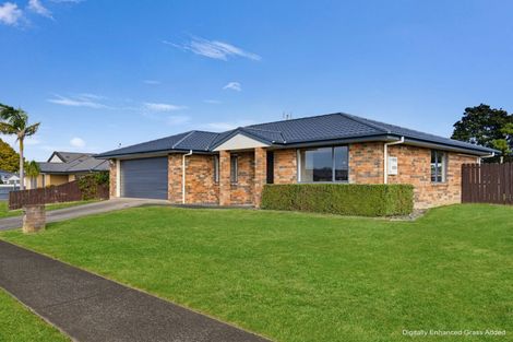 Photo of property in 46 Riverside Drive, Waiuku, 2123