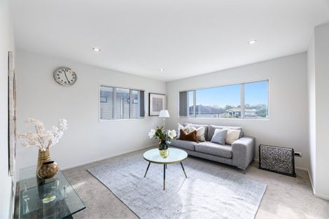 Photo of property in 12 Midhurst Avenue, Henderson, Auckland, 0612