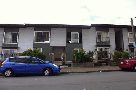 Photo of property in 17/3 Kelvin Grove, Te Aro, Wellington, 6011