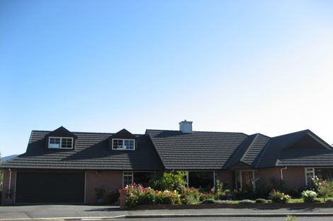 Photo of property in 2 Freeman Close, Abbotsford, Dunedin, 9018