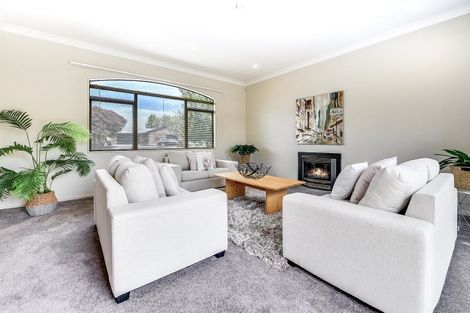 Photo of property in 52 Diomede Glade, Flagstaff, Hamilton, 3210