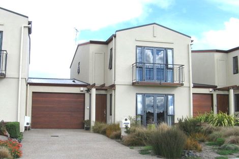 Photo of property in 48 Provence Esplanade, Te Atatu Peninsula, Auckland, 0610