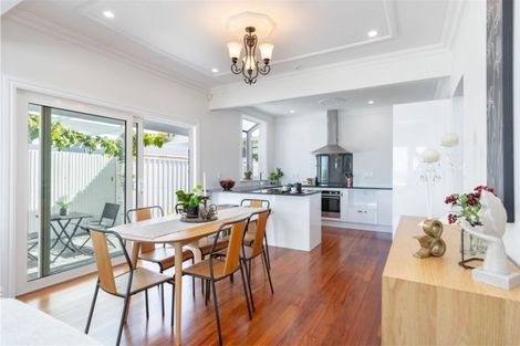 Photo of property in 155 The Esplanade, Petone, Lower Hutt, 5012