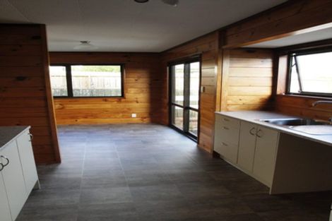 Photo of property in 1/9 Bronzewing Terrace, Unsworth Heights, Auckland, 0632