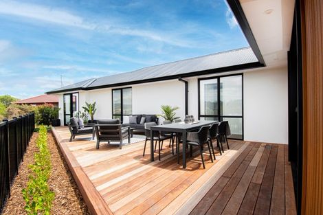 Photo of property in 32 Blacklock Road, Pyes Pa, Tauranga, 3112