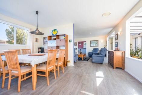 Photo of property in 7 Te Whiti Grove, Korokoro, Lower Hutt, 5012