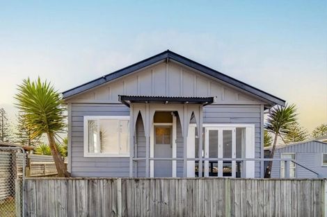 Photo of property in 130 Te Awa Avenue, Te Awa, Napier, 4110
