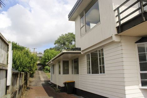 Photo of property in 5 Sullivan Avenue, Mangere Bridge, Auckland, 2022