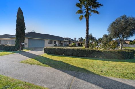 Photo of property in 38 Corinth Grove, Papamoa Beach, Papamoa, 3118