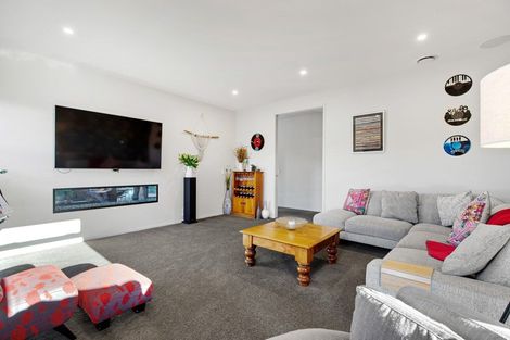 Photo of property in 28 De Bettencor Place, Mount Pisa, Cromwell, 9383