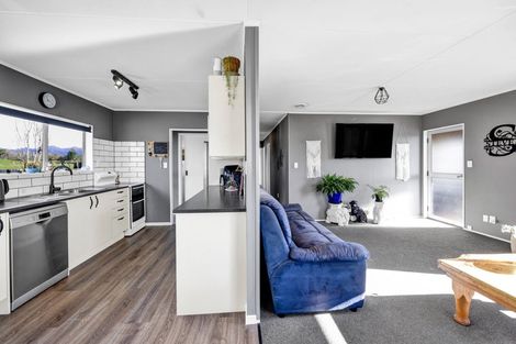 Photo of property in 1 Raunui Crescent, Inglewood, 4330