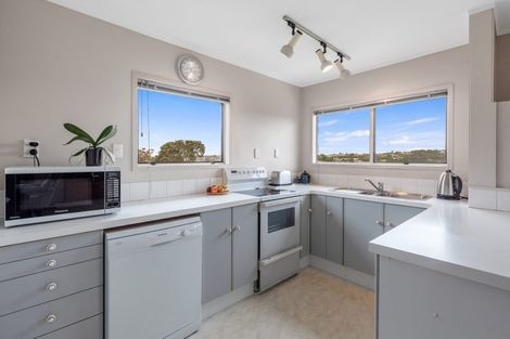 Photo of property in 1/573 Beach Road, Murrays Bay, Auckland, 0630