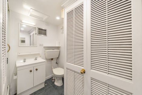 Photo of property in Grosvenor Flats, 19 Cottleville Terrace, Thorndon, Wellington, 6011