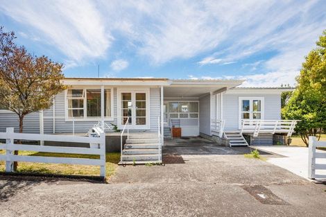 Photo of property in 2 Signal Street, Marton, 4710