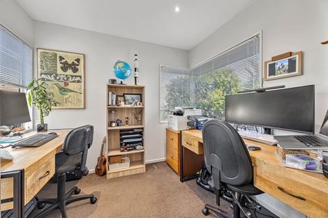 Photo of property in 3 Bridgehead Cove, West Harbour, Auckland, 0618
