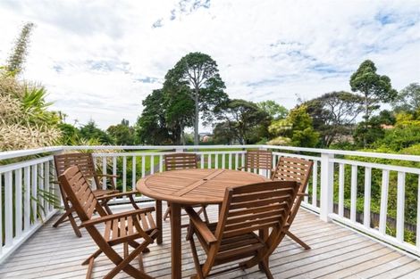 Photo of property in 3a Cron Avenue, Te Atatu South, Auckland, 0610
