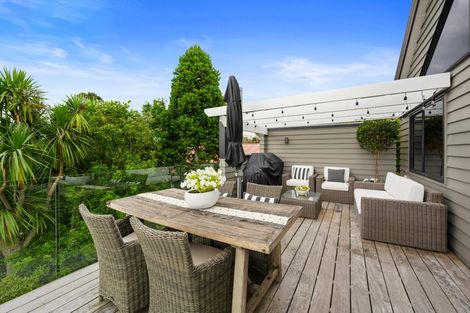 Photo of property in 11b Balmain Road, Birkenhead, Auckland, 0626