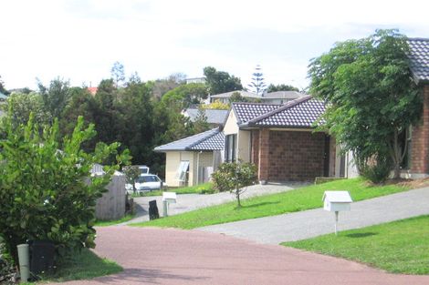 Photo of property in 67 Nimstedt Avenue, Oteha, Auckland, 0632