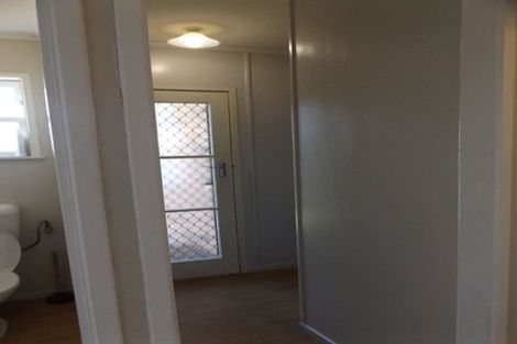 Photo of property in 2/7 Queen Street, Papakura, 2110