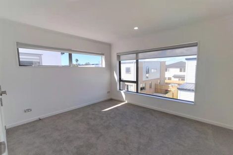 Photo of property in 51c Sunderlands Road, Half Moon Bay, Auckland, 2012