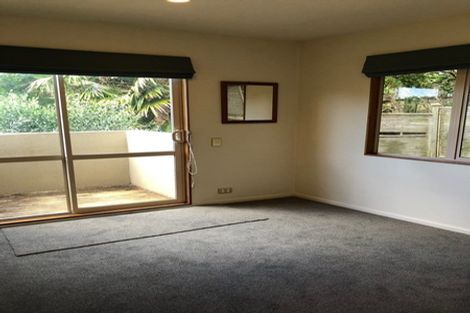 Photo of property in 4 Adelie Place, Murrays Bay, Auckland, 0630