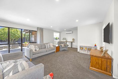 Photo of property in 11 Giles Place, Shirley, Christchurch, 8061
