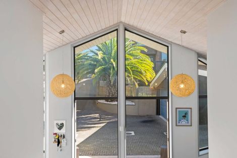 Photo of property in 70b Grand Vue Road, Kawaha Point, Rotorua, 3010