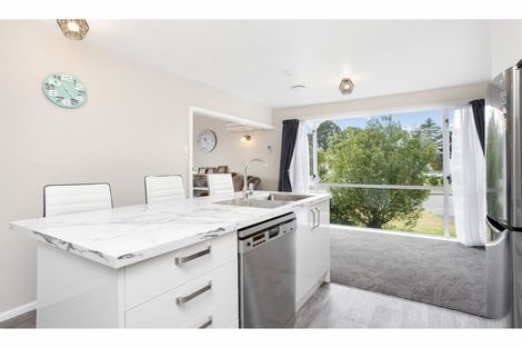 Photo of property in 19 Kathleen Crescent, Hornby, Christchurch, 8042