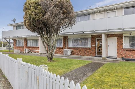 Photo of property in 2/246 Main Road, Tawa, Wellington, 5028