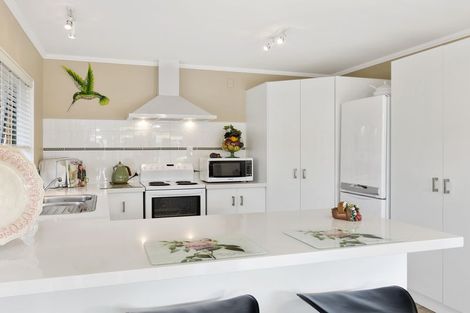 Photo of property in 111 Blake Boulevard, Papamoa Beach, Papamoa, 3118