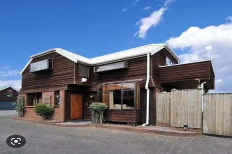 Photo of property in 2/170 Green Lane West, Greenlane, Auckland, 1051