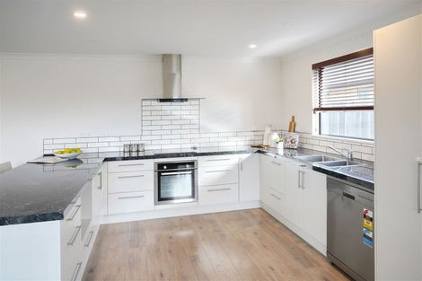 Photo of property in 9 Seaward Street, Pegasus, 7612