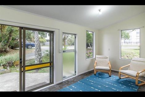 Photo of property in 68 Broderick Road, Johnsonville, Wellington, 6037