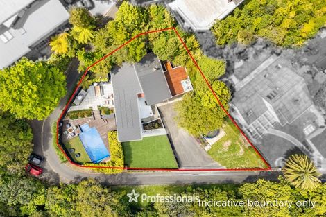 Photo of property in 132 Cheviot Road, Lowry Bay, Lower Hutt, 5013