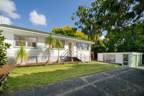 Photo of property in 2/3 Talavera Place, Te Atatu South, Auckland, 0602