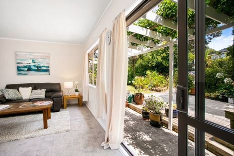 Photo of property in 14 John Downs Drive, Browns Bay, Auckland, 0630