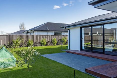 Photo of property in 9 Saint James Place, Rangiora, 7400