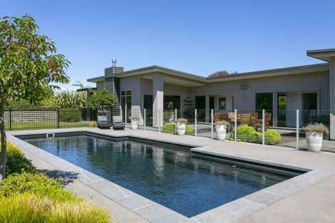 Photo of property in 27 Loch Views Road, Acacia Bay, Taupo, 3385