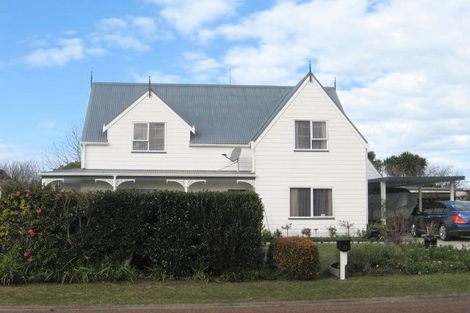 Photo of property in 10 Kauri Place, Tairua, 3508