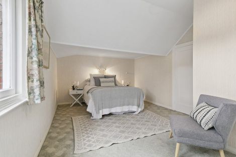 Photo of property in 230 Queens Drive, Lyall Bay, Wellington, 6022