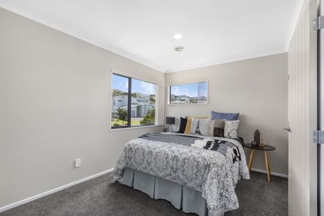 Photo of property in 29 Te Puia Drive, Aotea, Porirua, 5024