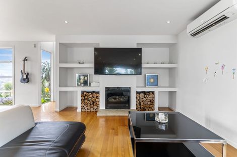 Photo of property in 10 Churchill Road, Cockle Bay, Auckland, 2014