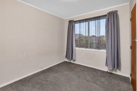 Photo of property in 10 Gannet Place, One Tree Point, 0118