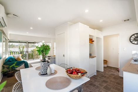 Photo of property in 1/34c Sunnynook Road, Sunnynook, Auckland, 0620