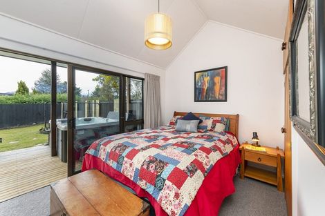 Photo of property in 152 Beacon Point Road, Wanaka, 9305