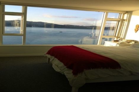 Photo of property in Oriana Apartments, 248 Oriental Parade, Oriental Bay, Wellington, 6011