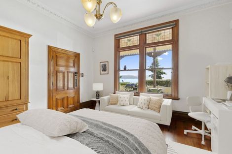 Photo of property in 186 Oriental Parade, Oriental Bay, Wellington, 6011