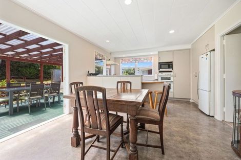 Photo of property in 38 Chatsworth Crescent, Pakuranga Heights, Auckland, 2010