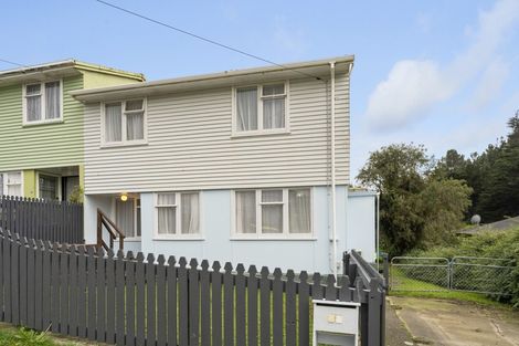 Photo of property in 21 York Place, Cannons Creek, Porirua, 5024