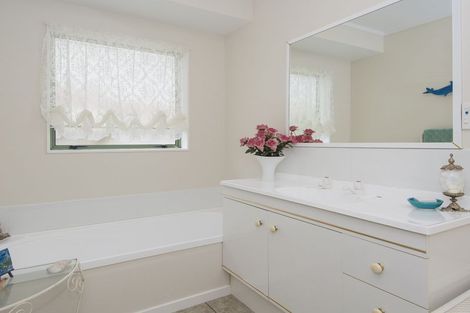 Photo of property in 111 Blake Boulevard, Papamoa Beach, Papamoa, 3118